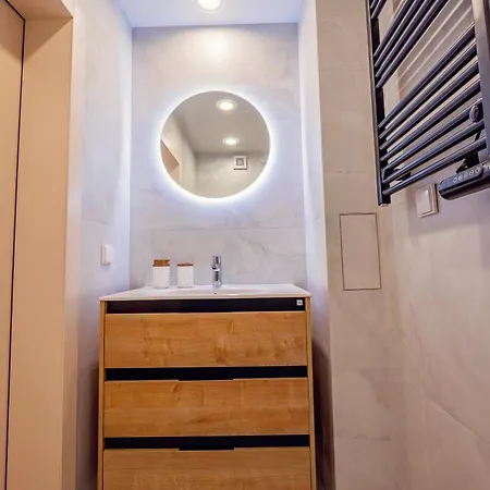 Modern Sea View 2bd Next To Sea Garden By Apartmax Appartement *
